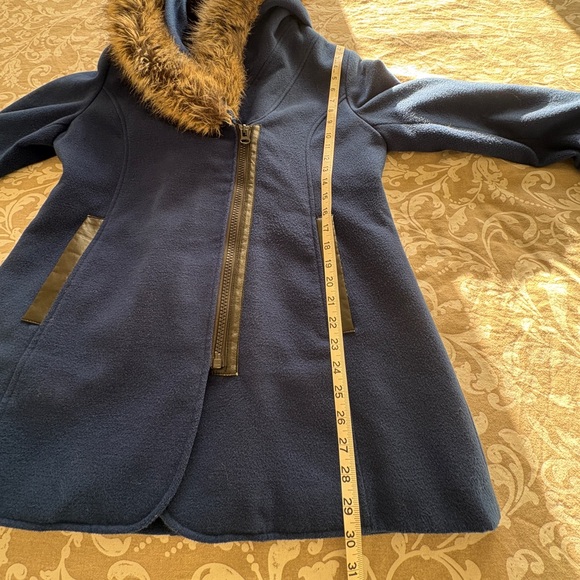 Elegant Blue Faux Fur Hooded Women's Jacket - Picture 9 of 13